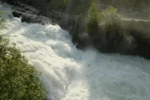 Den evigt brusende flod